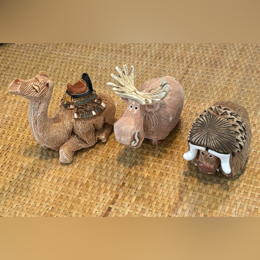Vintage Artesania Rinconada Collectible Ceramic Figurines set - Made in Uruguay